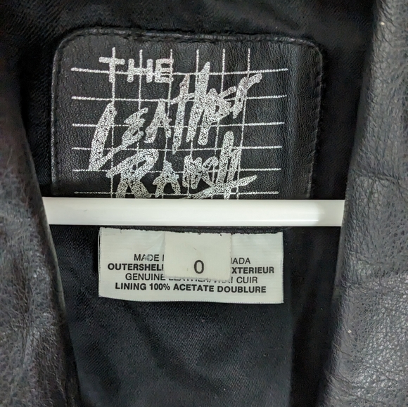 Vintage leather jacket from 1988 originally bought  leather ranch in Calgary - Picture 2 of 6